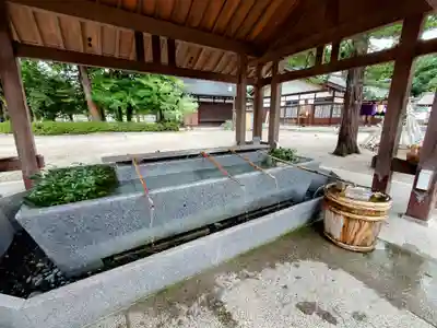 射水神社の手水舎
