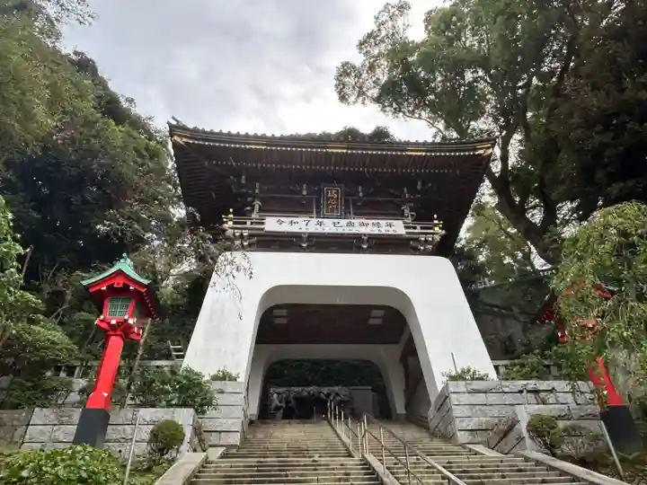 江島神社の山門・神門
