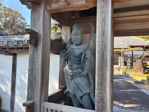 聖應寺の像