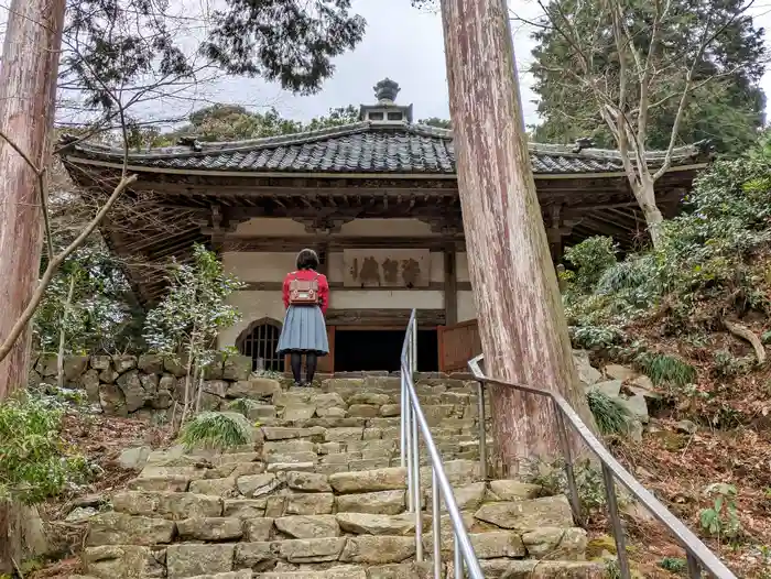 瓦屋寺の本殿