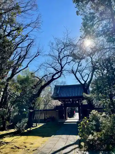 法明寺の{uncategorized: "未分類", other: "その他", undefined: "問題あり", building: "その他建物", grave: "お墓", sacred_gate: "鳥居", guardian: "狛犬", statue: "像", buddha: "仏像", history: "歴史", nature: "自然", garden: "庭園", animal: "動物", pagoda: "塔", temizu: "手水舎", mountain_gate: "山門・神門", sanctuary: "本殿・本堂", subordinate: "末社・摂社", art: "芸術", scenery: "景色", jizo: "地蔵", ema: "絵馬", goshuin: "御朱印", omikuji: "おみくじ", items: "授与品その他", amulet: "お守り", goshuincho: "御朱印帳", eats: "食事", festival: "お祭り", votive_dance: "神楽", shichigosan: "七五三参", wedding: "結婚式", experience: "体験その他", initially: "初詣", around: "周辺", anti_infection: "感染症対策"}