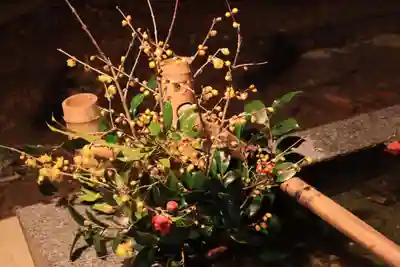 高司神社〜むすびの神の鎮まる社〜の手水舎