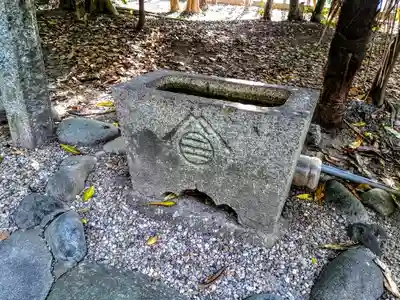 長草八幡社の手水舎