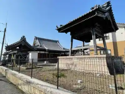 深光寺の{uncategorized: "未分類", other: "その他", undefined: "問題あり", building: "その他建物", grave: "お墓", sacred_gate: "鳥居", guardian: "狛犬", statue: "像", buddha: "仏像", history: "歴史", nature: "自然", garden: "庭園", animal: "動物", pagoda: "塔", temizu: "手水舎", mountain_gate: "山門・神門", sanctuary: "本殿・本堂", subordinate: "末社・摂社", art: "芸術", scenery: "景色", jizo: "地蔵", ema: "絵馬", goshuin: "御朱印", omikuji: "おみくじ", items: "授与品その他", amulet: "お守り", goshuincho: "御朱印帳", eats: "食事", festival: "お祭り", votive_dance: "神楽", shichigosan: "七五三参", wedding: "結婚式", experience: "体験その他", initially: "初詣", around: "周辺", anti_infection: "感染症対策"}