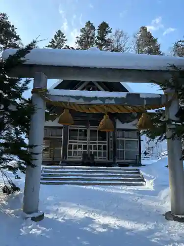 由仁神社の{uncategorized: "未分類", other: "その他", undefined: "問題あり", building: "その他建物", grave: "お墓", sacred_gate: "鳥居", guardian: "狛犬", statue: "像", buddha: "仏像", history: "歴史", nature: "自然", garden: "庭園", animal: "動物", pagoda: "塔", temizu: "手水舎", mountain_gate: "山門・神門", sanctuary: "本殿・本堂", subordinate: "末社・摂社", art: "芸術", scenery: "景色", jizo: "地蔵", ema: "絵馬", goshuin: "御朱印", omikuji: "おみくじ", items: "授与品その他", amulet: "お守り", goshuincho: "御朱印帳", eats: "食事", festival: "お祭り", votive_dance: "神楽", shichigosan: "七五三参", wedding: "結婚式", experience: "体験その他", initially: "初詣", around: "周辺", anti_infection: "感染症対策"}