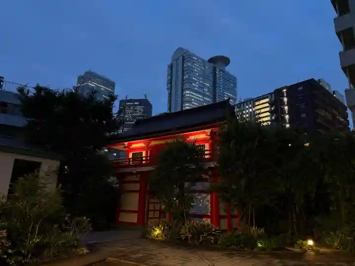 成子天神社の{uncategorized: "未分類", other: "その他", undefined: "問題あり", building: "その他建物", grave: "お墓", sacred_gate: "鳥居", guardian: "狛犬", statue: "像", buddha: "仏像", history: "歴史", nature: "自然", garden: "庭園", animal: "動物", pagoda: "塔", temizu: "手水舎", mountain_gate: "山門・神門", sanctuary: "本殿・本堂", subordinate: "末社・摂社", art: "芸術", scenery: "景色", jizo: "地蔵", ema: "絵馬", goshuin: "御朱印", omikuji: "おみくじ", items: "授与品その他", amulet: "お守り", goshuincho: "御朱印帳", eats: "食事", festival: "お祭り", votive_dance: "神楽", shichigosan: "七五三参", wedding: "結婚式", experience: "体験その他", initially: "初詣", around: "周辺", anti_infection: "感染症対策"}