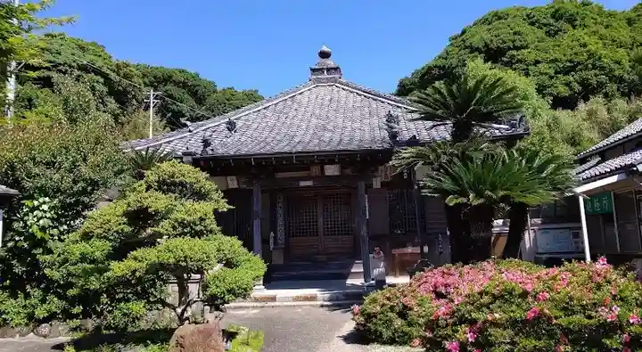 遍照寺の本殿・本堂