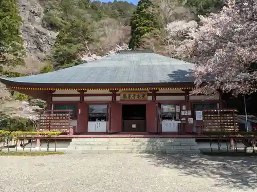 鳳来寺の本殿