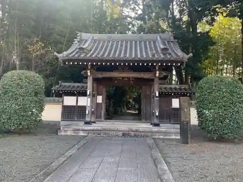 天台宗　長窪山　正覚寺の山門・神門
