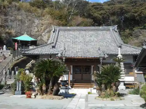 薬王寺の本殿・本堂