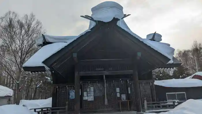 神居神社の本殿