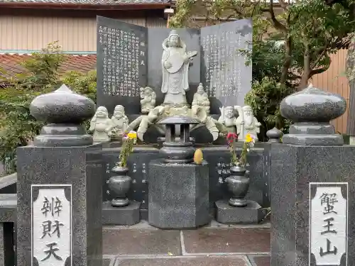 智福院の{uncategorized: "未分類", other: "その他", undefined: "問題あり", building: "その他建物", grave: "お墓", sacred_gate: "鳥居", guardian: "狛犬", statue: "像", buddha: "仏像", history: "歴史", nature: "自然", garden: "庭園", animal: "動物", pagoda: "塔", temizu: "手水舎", mountain_gate: "山門・神門", sanctuary: "本殿・本堂", subordinate: "末社・摂社", art: "芸術", scenery: "景色", jizo: "地蔵", ema: "絵馬", goshuin: "御朱印", omikuji: "おみくじ", items: "授与品その他", amulet: "お守り", goshuincho: "御朱印帳", eats: "食事", festival: "お祭り", votive_dance: "神楽", shichigosan: "七五三参", wedding: "結婚式", experience: "体験その他", initially: "初詣", around: "周辺", anti_infection: "感染症対策"}
