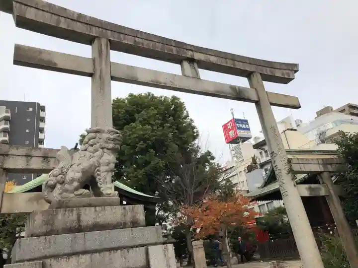 三輪神社の鳥居