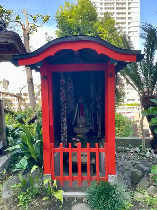 徳寿院の{uncategorized: "未分類", other: "その他", undefined: "問題あり", building: "その他建物", grave: "お墓", sacred_gate: "鳥居", guardian: "狛犬", statue: "像", buddha: "仏像", history: "歴史", nature: "自然", garden: "庭園", animal: "動物", pagoda: "塔", temizu: "手水舎", mountain_gate: "山門・神門", sanctuary: "本殿・本堂", subordinate: "末社・摂社", art: "芸術", scenery: "景色", jizo: "地蔵", ema: "絵馬", goshuin: "御朱印", omikuji: "おみくじ", items: "授与品その他", amulet: "お守り", goshuincho: "御朱印帳", eats: "食事", festival: "お祭り", votive_dance: "神楽", shichigosan: "七五三参", wedding: "結婚式", experience: "体験その他", initially: "初詣", around: "周辺", anti_infection: "感染症対策"}