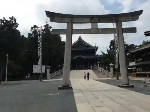 豊川閣　妙厳寺の鳥居