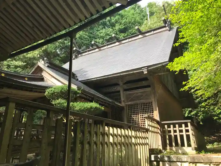 赤渕神社の本殿・本堂