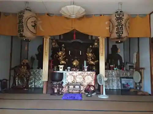 西薬師教会の本殿・本堂