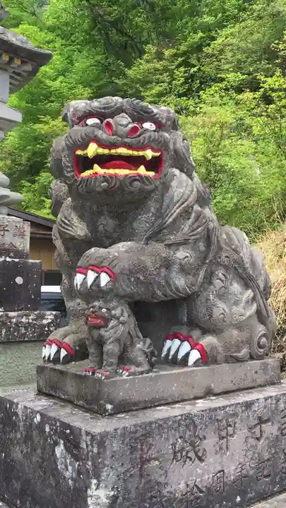 中之嶽神社の狛犬