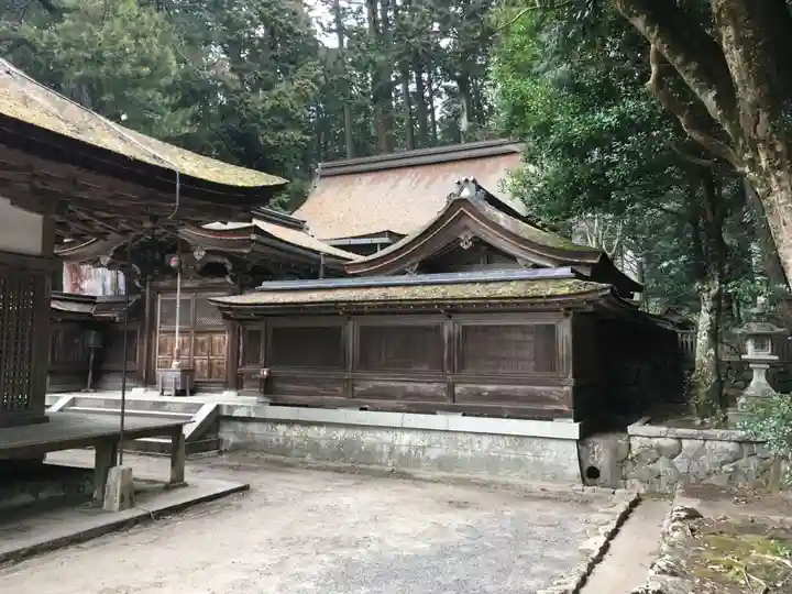 油日神社の本殿・本堂