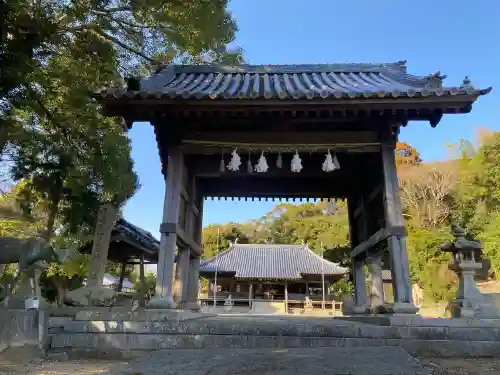 春日神社の{uncategorized: "未分類", other: "その他", undefined: "問題あり", building: "その他建物", grave: "お墓", sacred_gate: "鳥居", guardian: "狛犬", statue: "像", buddha: "仏像", history: "歴史", nature: "自然", garden: "庭園", animal: "動物", pagoda: "塔", temizu: "手水舎", mountain_gate: "山門・神門", sanctuary: "本殿・本堂", subordinate: "末社・摂社", art: "芸術", scenery: "景色", jizo: "地蔵", ema: "絵馬", goshuin: "御朱印", omikuji: "おみくじ", items: "授与品その他", amulet: "お守り", goshuincho: "御朱印帳", eats: "食事", festival: "お祭り", votive_dance: "神楽", shichigosan: "七五三参", wedding: "結婚式", experience: "体験その他", initially: "初詣", around: "周辺", anti_infection: "感染症対策"}
