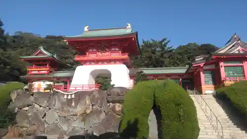 赤間神宮の山門・神門