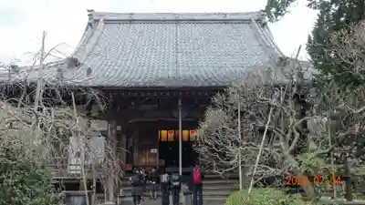 宝戒寺の本殿・本堂