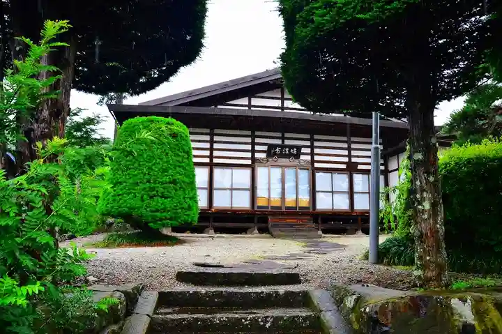 塩澤寺の本殿・本堂