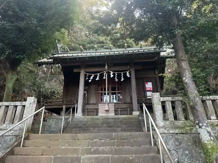 紀伊神社の{uncategorized: "未分類", other: "その他", undefined: "問題あり", building: "その他建物", grave: "お墓", sacred_gate: "鳥居", guardian: "狛犬", statue: "像", buddha: "仏像", history: "歴史", nature: "自然", garden: "庭園", animal: "動物", pagoda: "塔", temizu: "手水舎", mountain_gate: "山門・神門", sanctuary: "本殿・本堂", subordinate: "末社・摂社", art: "芸術", scenery: "景色", jizo: "地蔵", ema: "絵馬", goshuin: "御朱印", omikuji: "おみくじ", items: "授与品その他", amulet: "お守り", goshuincho: "御朱印帳", eats: "食事", festival: "お祭り", votive_dance: "神楽", shichigosan: "七五三参", wedding: "結婚式", experience: "体験その他", initially: "初詣", around: "周辺", anti_infection: "感染症対策"}