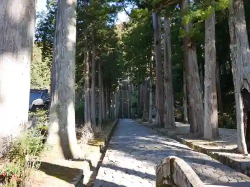 久遠寺の建物その他