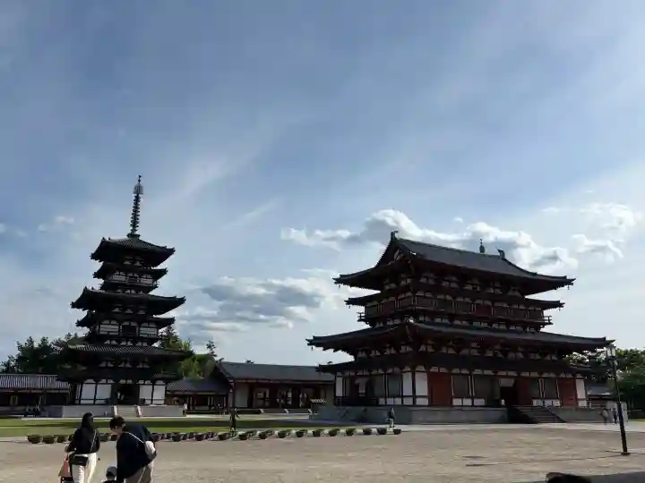 薬師寺の{uncategorized: "未分類", other: "その他", undefined: "問題あり", building: "その他建物", grave: "お墓", sacred_gate: "鳥居", guardian: "狛犬", statue: "像", buddha: "仏像", history: "歴史", nature: "自然", garden: "庭園", animal: "動物", pagoda: "塔", temizu: "手水舎", mountain_gate: "山門・神門", sanctuary: "本殿・本堂", subordinate: "末社・摂社", art: "芸術", scenery: "景色", jizo: "地蔵", ema: "絵馬", goshuin: "御朱印", omikuji: "おみくじ", items: "授与品その他", amulet: "お守り", goshuincho: "御朱印帳", eats: "食事", festival: "お祭り", votive_dance: "神楽", shichigosan: "七五三参", wedding: "結婚式", experience: "体験その他", initially: "初詣", around: "周辺", anti_infection: "感染症対策"}