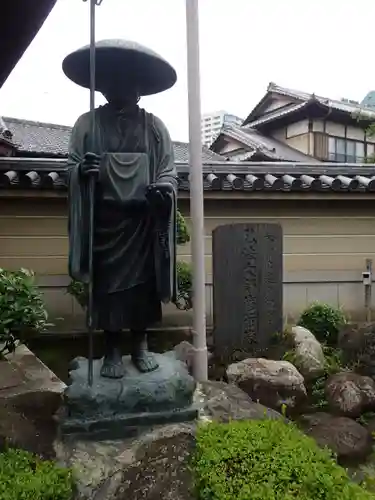 荘厳寺の像