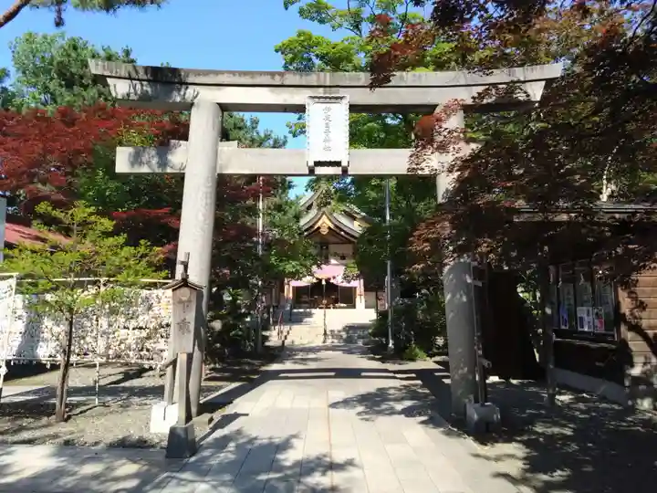 彌彦神社 (伊夜日子神社)の鳥居