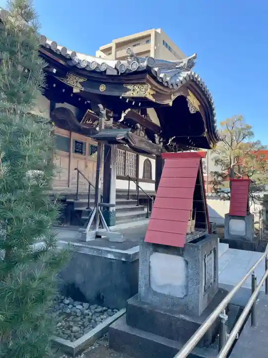 蓮慶寺の{uncategorized: "未分類", other: "その他", undefined: "問題あり", building: "その他建物", grave: "お墓", sacred_gate: "鳥居", guardian: "狛犬", statue: "像", buddha: "仏像", history: "歴史", nature: "自然", garden: "庭園", animal: "動物", pagoda: "塔", temizu: "手水舎", mountain_gate: "山門・神門", sanctuary: "本殿・本堂", subordinate: "末社・摂社", art: "芸術", scenery: "景色", jizo: "地蔵", ema: "絵馬", goshuin: "御朱印", omikuji: "おみくじ", items: "授与品その他", amulet: "お守り", goshuincho: "御朱印帳", eats: "食事", festival: "お祭り", votive_dance: "神楽", shichigosan: "七五三参", wedding: "結婚式", experience: "体験その他", initially: "初詣", around: "周辺", anti_infection: "感染症対策"}
