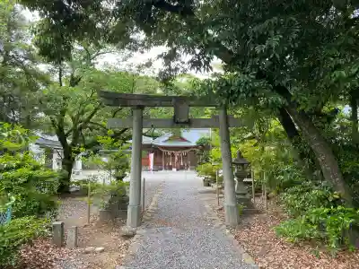 三所神社の{uncategorized: "未分類", other: "その他", undefined: "問題あり", building: "その他建物", grave: "お墓", sacred_gate: "鳥居", guardian: "狛犬", statue: "像", buddha: "仏像", history: "歴史", nature: "自然", garden: "庭園", animal: "動物", pagoda: "塔", temizu: "手水舎", mountain_gate: "山門・神門", sanctuary: "本殿・本堂", subordinate: "末社・摂社", art: "芸術", scenery: "景色", jizo: "地蔵", ema: "絵馬", goshuin: "御朱印", omikuji: "おみくじ", items: "授与品その他", amulet: "お守り", goshuincho: "御朱印帳", eats: "食事", festival: "お祭り", votive_dance: "神楽", shichigosan: "七五三参", wedding: "結婚式", experience: "体験その他", initially: "初詣", around: "周辺", anti_infection: "感染症対策"}