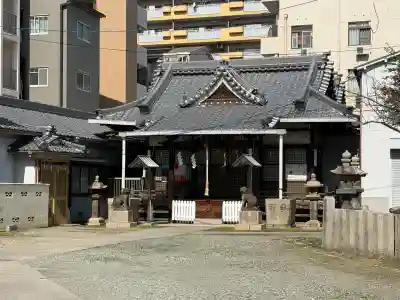 天神社の{uncategorized: "未分類", other: "その他", undefined: "問題あり", building: "その他建物", grave: "お墓", sacred_gate: "鳥居", guardian: "狛犬", statue: "像", buddha: "仏像", history: "歴史", nature: "自然", garden: "庭園", animal: "動物", pagoda: "塔", temizu: "手水舎", mountain_gate: "山門・神門", sanctuary: "本殿・本堂", subordinate: "末社・摂社", art: "芸術", scenery: "景色", jizo: "地蔵", ema: "絵馬", goshuin: "御朱印", omikuji: "おみくじ", items: "授与品その他", amulet: "お守り", goshuincho: "御朱印帳", eats: "食事", festival: "お祭り", votive_dance: "神楽", shichigosan: "七五三参", wedding: "結婚式", experience: "体験その他", initially: "初詣", around: "周辺", anti_infection: "感染症対策"}