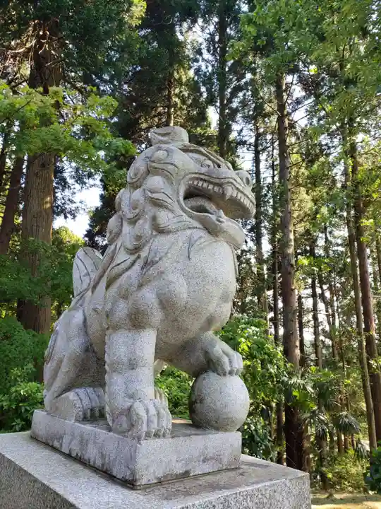 諏訪神社の狛犬