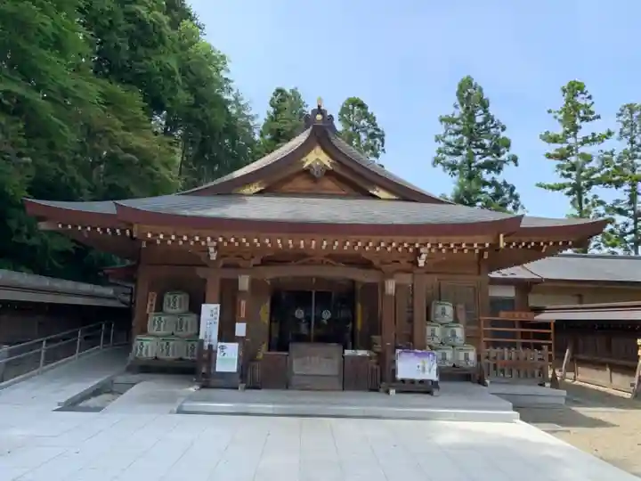 高麗神社の本殿・本堂