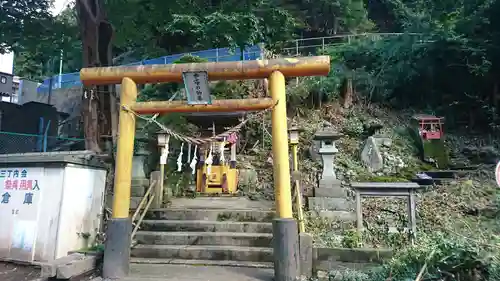 西ノ澤不動尊の鳥居