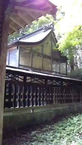 静神社の本殿