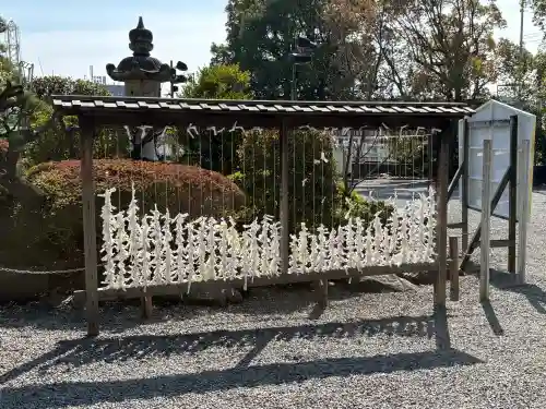 白旗神社の{uncategorized: "未分類", other: "その他", undefined: "問題あり", building: "その他建物", grave: "お墓", sacred_gate: "鳥居", guardian: "狛犬", statue: "像", buddha: "仏像", history: "歴史", nature: "自然", garden: "庭園", animal: "動物", pagoda: "塔", temizu: "手水舎", mountain_gate: "山門・神門", sanctuary: "本殿・本堂", subordinate: "末社・摂社", art: "芸術", scenery: "景色", jizo: "地蔵", ema: "絵馬", goshuin: "御朱印", omikuji: "おみくじ", items: "授与品その他", amulet: "お守り", goshuincho: "御朱印帳", eats: "食事", festival: "お祭り", votive_dance: "神楽", shichigosan: "七五三参", wedding: "結婚式", experience: "体験その他", initially: "初詣", around: "周辺", anti_infection: "感染症対策"}
