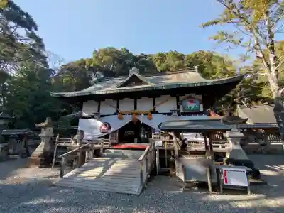 闘鶏神社の{uncategorized: "未分類", other: "その他", undefined: "問題あり", building: "その他建物", grave: "お墓", sacred_gate: "鳥居", guardian: "狛犬", statue: "像", buddha: "仏像", history: "歴史", nature: "自然", garden: "庭園", animal: "動物", pagoda: "塔", temizu: "手水舎", mountain_gate: "山門・神門", sanctuary: "本殿・本堂", subordinate: "末社・摂社", art: "芸術", scenery: "景色", jizo: "地蔵", ema: "絵馬", goshuin: "御朱印", omikuji: "おみくじ", items: "授与品その他", amulet: "お守り", goshuincho: "御朱印帳", eats: "食事", festival: "お祭り", votive_dance: "神楽", shichigosan: "七五三参", wedding: "結婚式", experience: "体験その他", initially: "初詣", around: "周辺", anti_infection: "感染症対策"}