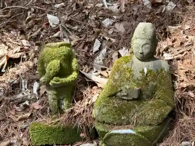 修那羅山安宮神社の{uncategorized: "未分類", other: "その他", undefined: "問題あり", building: "その他建物", grave: "お墓", sacred_gate: "鳥居", guardian: "狛犬", statue: "像", buddha: "仏像", history: "歴史", nature: "自然", garden: "庭園", animal: "動物", pagoda: "塔", temizu: "手水舎", mountain_gate: "山門・神門", sanctuary: "本殿・本堂", subordinate: "末社・摂社", art: "芸術", scenery: "景色", jizo: "地蔵", ema: "絵馬", goshuin: "御朱印", omikuji: "おみくじ", items: "授与品その他", amulet: "お守り", goshuincho: "御朱印帳", eats: "食事", festival: "お祭り", votive_dance: "神楽", shichigosan: "七五三参", wedding: "結婚式", experience: "体験その他", initially: "初詣", around: "周辺", anti_infection: "感染症対策"}