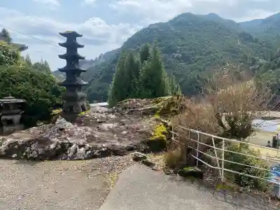 瑞岩寺の{uncategorized: "未分類", other: "その他", undefined: "問題あり", building: "その他建物", grave: "お墓", sacred_gate: "鳥居", guardian: "狛犬", statue: "像", buddha: "仏像", history: "歴史", nature: "自然", garden: "庭園", animal: "動物", pagoda: "塔", temizu: "手水舎", mountain_gate: "山門・神門", sanctuary: "本殿・本堂", subordinate: "末社・摂社", art: "芸術", scenery: "景色", jizo: "地蔵", ema: "絵馬", goshuin: "御朱印", omikuji: "おみくじ", items: "授与品その他", amulet: "お守り", goshuincho: "御朱印帳", eats: "食事", festival: "お祭り", votive_dance: "神楽", shichigosan: "七五三参", wedding: "結婚式", experience: "体験その他", initially: "初詣", around: "周辺", anti_infection: "感染症対策"}