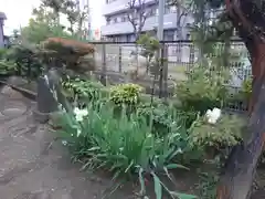 稲荷神社の庭園