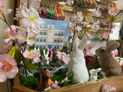 彌彦神社　(伊夜日子神社)の像