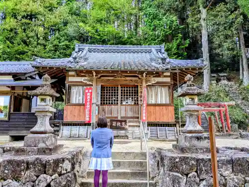 子安寺の本殿