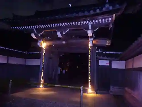 心行寺の山門・神門