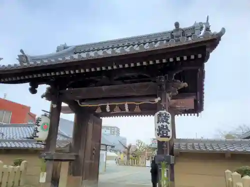 貴布禰神社の山門