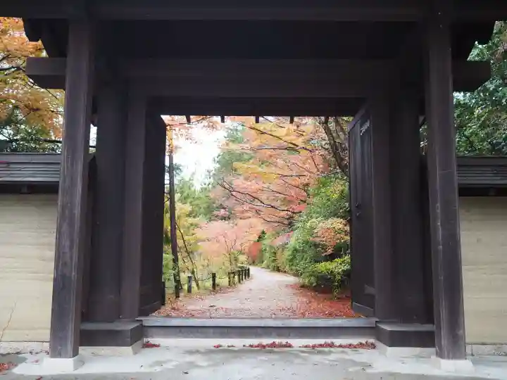 円成寺の{uncategorized: "未分類", other: "その他", undefined: "問題あり", building: "その他建物", grave: "お墓", sacred_gate: "鳥居", guardian: "狛犬", statue: "像", buddha: "仏像", history: "歴史", nature: "自然", garden: "庭園", animal: "動物", pagoda: "塔", temizu: "手水舎", mountain_gate: "山門・神門", sanctuary: "本殿・本堂", subordinate: "末社・摂社", art: "芸術", scenery: "景色", jizo: "地蔵", ema: "絵馬", goshuin: "御朱印", omikuji: "おみくじ", items: "授与品その他", amulet: "お守り", goshuincho: "御朱印帳", eats: "食事", festival: "お祭り", votive_dance: "神楽", shichigosan: "七五三参", wedding: "結婚式", experience: "体験その他", initially: "初詣", around: "周辺", anti_infection: "感染症対策"}