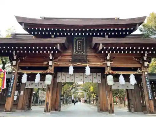 湊川神社の山門